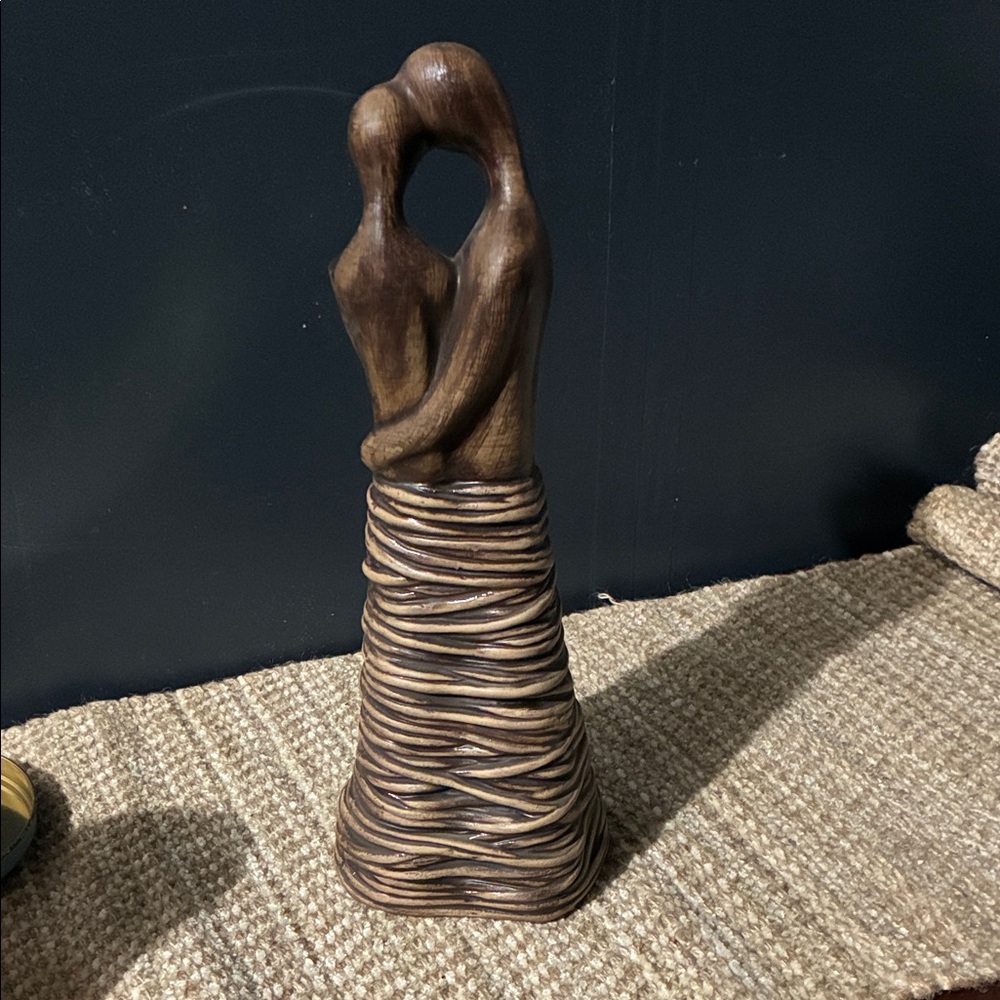 Elegant Brown Couple Sculpture - Picture 2 of 2